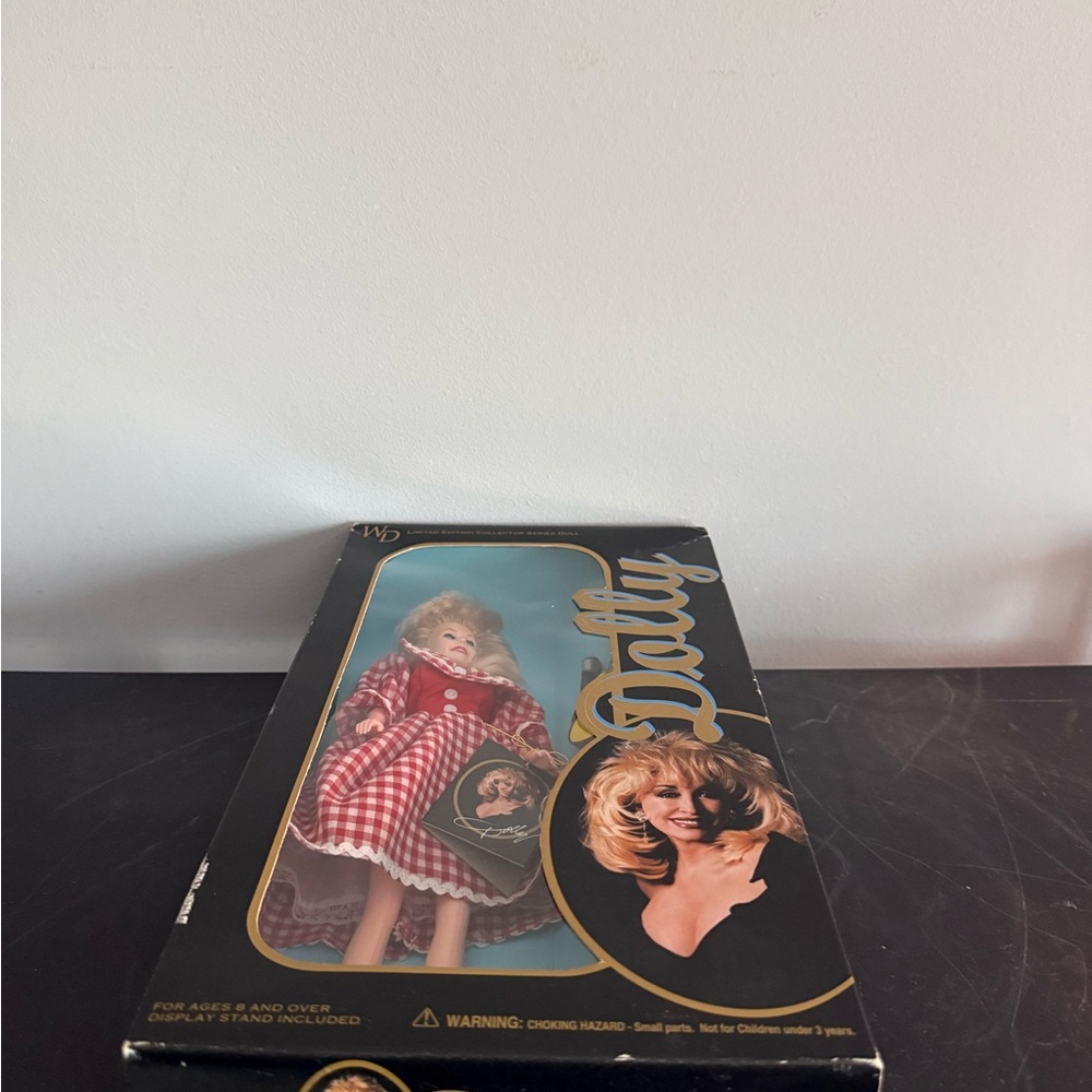NIB! 1996 GOLDBERGER DOLLY PARTON BARBIE DOLL! - Picture 9 of 9
